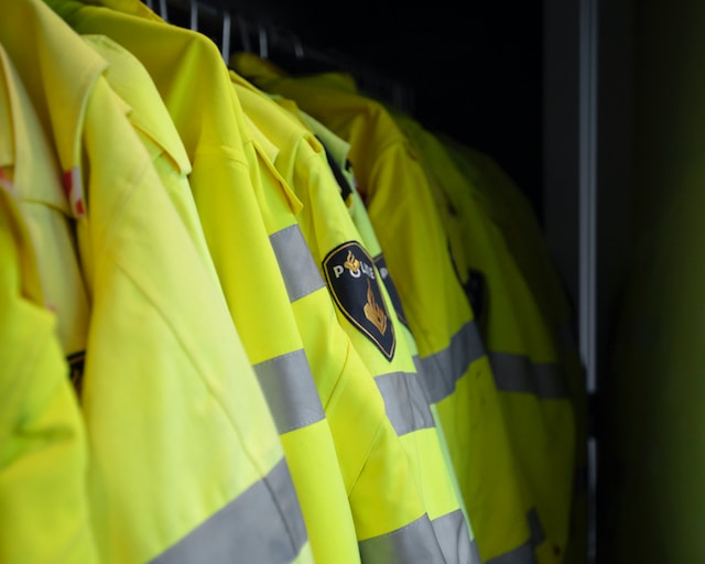 Safety Parka Jackets - The Benefits of Wearing a Parka Jacket